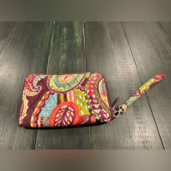 Vera Bradley RFID Grab & Go Wristlet in a colorful paisley print NWOT - Picture 1 of 6